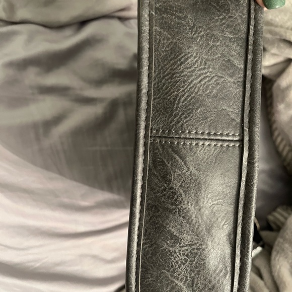 Great condition vegan gray guitar strap handbag - Picture 5 of 9